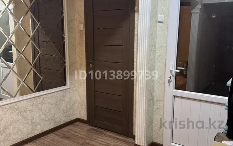 7-бөлмелі пәтер · 120 м² · 3/5 қабат, 3 мкр 30 — В центре города, бағасы: 600 000 ₸ в Жанатасе — фото 2