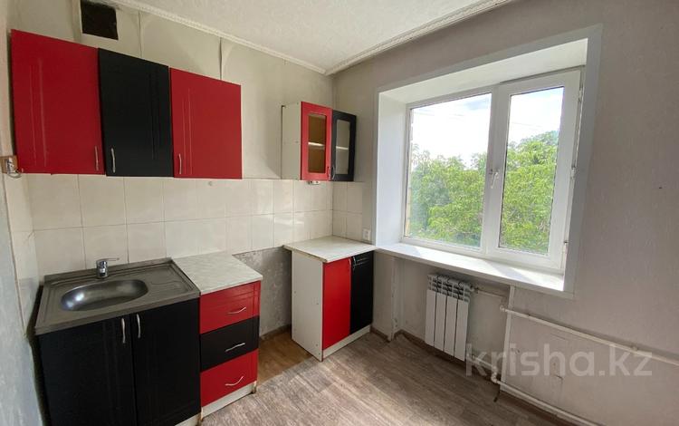 2-бөлмелі пәтер · 41 м² · 4/5 қабат, 14-шағынаудан — Сталелитейная, бағасы: 8 млн ₸ в Караганде, Алихана Бокейханова р-н — фото 2
