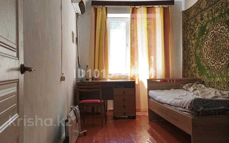 2-бөлмелі пәтер · 44.5 м² · 1/2 қабат, Казыбек-би 6б — Возле школы М. Горького, бағасы: 6.9 млн ₸ в Шардара — фото 4