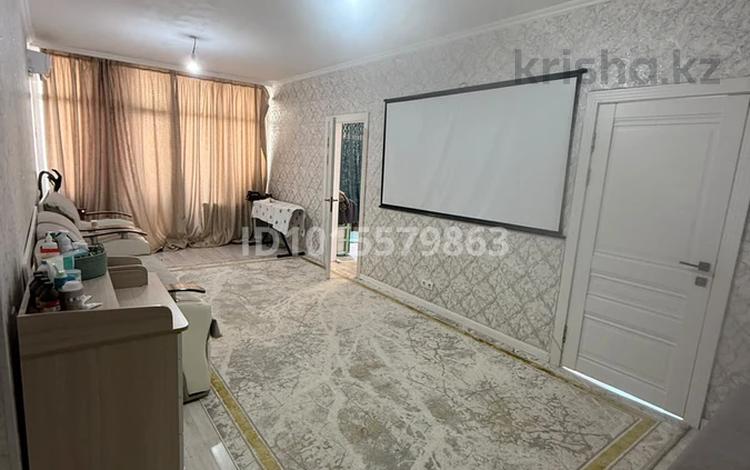 3-комнатная квартира · 71 м² · 3/12 этаж, мкр Дарабоз 51 за 300 000 ₸ в Алматы, Алатауский р-н — фото 2