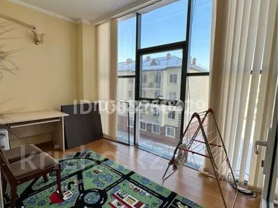 2-комнатная квартира · 67 м² · 3/9 этаж, проспект Каныш Сатпаев 60 за 42 млн ₸ в Атырау, мкр Авангард-4