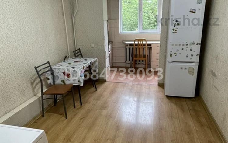1-бөлмелі пәтер · 40 м² · 3/5 қабат, мкр Аксай-3 18, бағасы: 200 000 ₸ в Алматы, Ауэзовский р-н — фото 2