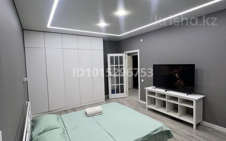 1-комнатная квартира · 48 м² · 15/17 этаж, Варламова 27д за 20 000 ₸ в Алматы, Алмалинский р-н — фото 2