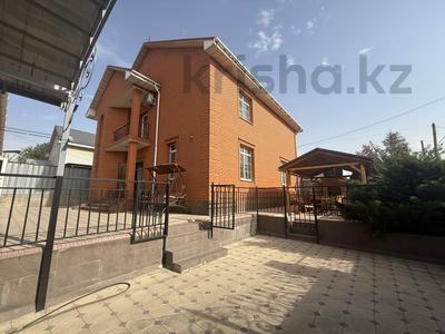 Жеке үй · 6 бөлме · 245 м² · 6 жүзд., Ақбұлақ ш/а., Ул Мукаева 74 — Шарипова, бағасы: 2.7 млн ₸ в Алматы, Алатауский р-н