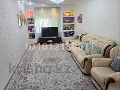 4-комнатная квартира · 81 м² · 4/5 этаж, 27-й мкр 25 — 27 мкр 25 дом во вставке, улучшенная планировка. рядом супермаркет Аман, садик и школа. отличное местоположение за 27 млн ₸ в Актау