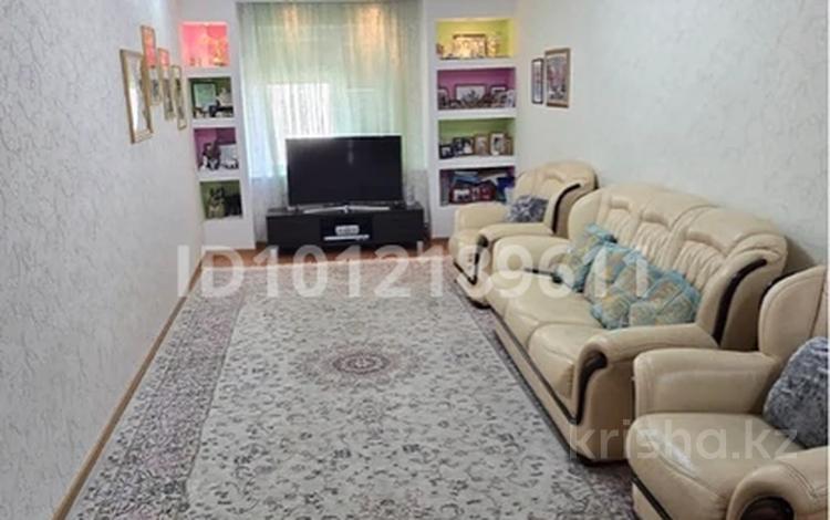 4-комнатная квартира · 81 м² · 4/5 этаж, 27-й мкр 25 — 27 мкр 25 дом во вставке, улучшенная планировка. рядом супермаркет Аман, садик и школа. отличное местоположение за 27 млн ₸ в Актау — фото 2