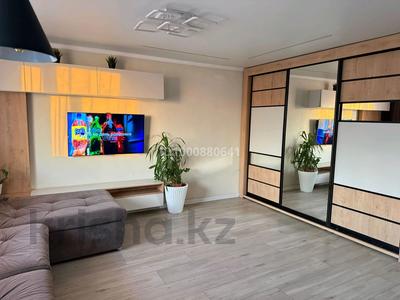 4-комнатная квартира · 90 м² · 9/9 этаж, Шакарима 13 за 37.5 млн 〒 в Семее