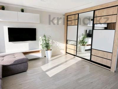 4-комнатная квартира · 90 м² · 9/9 этаж, Шакарима 13 за 35.5 млн 〒 в Семее