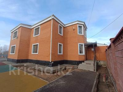 Отдельный дом • 7 комнат • 210 м² • 10 сот., Жамбыл Жабаев за 51 млн 〒 в Караоткеле