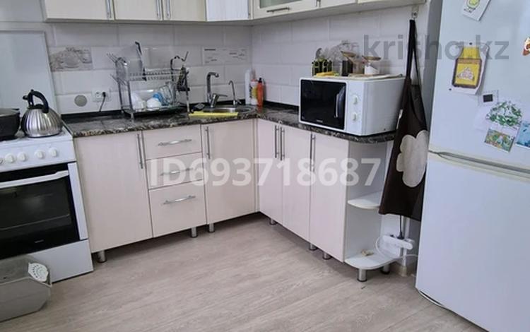 3-комнатная квартира, 59.5 м², 4/5 этаж, Микрорайон Сатпаева 3