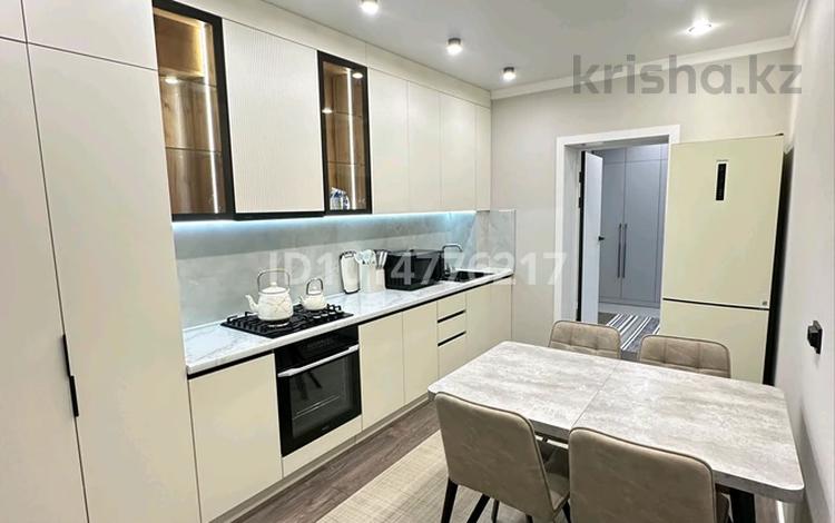 1-комнатная квартира · 55 м² · 4/5 этаж, мкр. Алтын орда 10л/1 за 200 000 ₸ в Актобе — фото 2