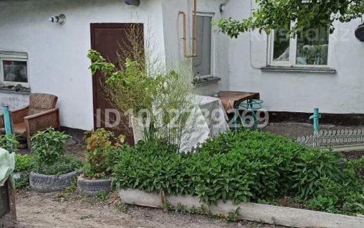 Часть дома · 3 комнаты · 45 м² · 6 сот., мкр Михайловка 192/2 — улица Бадина за 15 млн ₸ в Караганде, Казыбек би р-н — фото 2