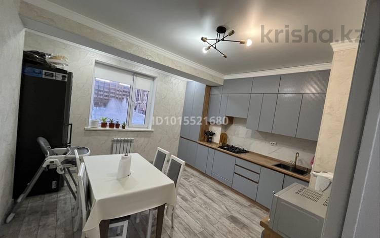 2-бөлмелі пәтер · 85 м² · 2/5 қабат, Алтын орда ш/а. 19a — Маманова, бағасы: 200 000 ₸ в Актобе, мкр. Алтын орда — фото 2