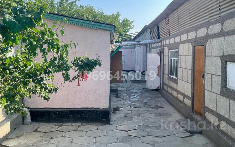Отдельный дом · 4 комнаты · 600 м² · 6 сот., Ровненская 5 — Ескі мал базар за ~ 13.3 млн 〒 в Таразе — фото 2