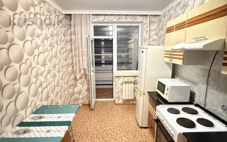 1-комнатная квартира · 40 м² · 2/5 этаж, Мустафина 40 — ЗАЕЗЖАЙ и ЖИВИ / ВСЯ МЕБЕЛЬ И ТЕХНИКА ИМЕЕТСЯ за 160 000 ₸ в Астане, Алматы р-н — фото 8