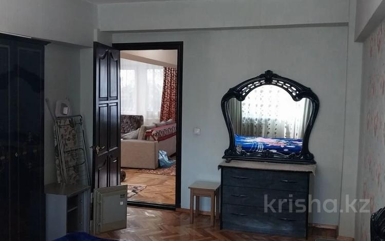 2-бөлмелі пәтер · 70 м² · 2/8 қабат · ай сайын, Кабанбай батыра 136 — Сейфулина, бағасы: 350 000 〒 в Алматы, Алмалинский р-н — фото 2