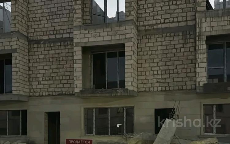 6-комнатная квартира · 250 м² · 1/3 этаж, 21-й мкр 36 за 25 млн ₸ в Актау — фото 2