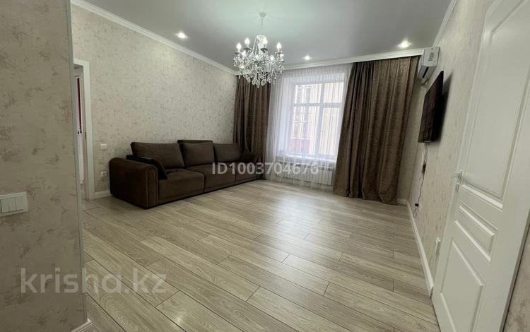 3-комнатная квартира · 80 м² · 3/10 этаж, мкр Юго-Восток 21 за 400 000 〒 в Караганде, Казыбек би р-н — фото 2