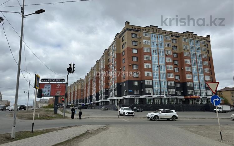 4-комнатная квартира · 150 м² · 6/9 этаж, мкр. Алтын орда, Алии Молдагуловой 62 за 88 млн ₸ в Актобе — фото 17