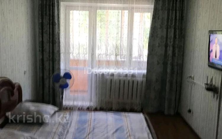 1-комнатная квартира · 40 м² · 2/5 этаж, мкр 4 7 — Абулхайрхана за 1 500 ₸ в Уральске — фото 18
