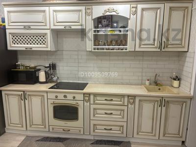 3-комнатная квартира · 63 м² · 5/5 этаж, Строителей 41 за 110 000 〒 в Аксу