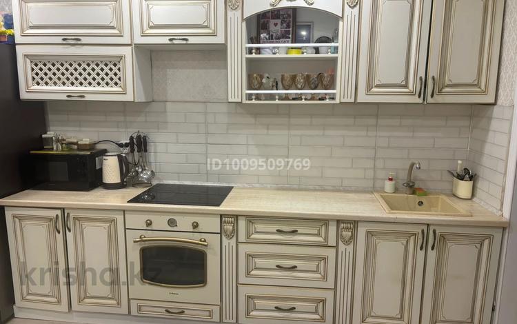 3-комнатная квартира · 63 м² · 5/5 этаж, Строителей 41 за 110 000 〒 в Аксу — фото 6