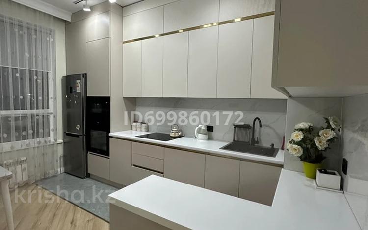 2-комнатная квартира · 70 м² · 3/9 этаж, Казыбек Би 9/1 — Е22 за 350 000 ₸ в Астане, Есильский р-н — фото 2