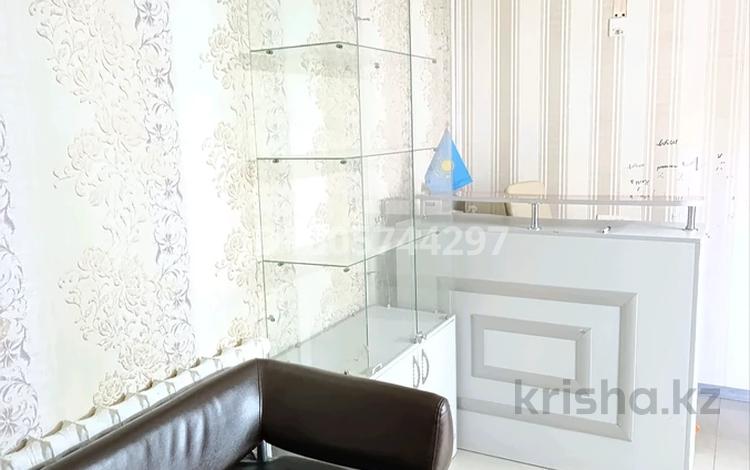 Свободное назначение, салоны красоты · 72 м² за 380 000 〒 в Караганде, Казыбек би р-н — фото 2