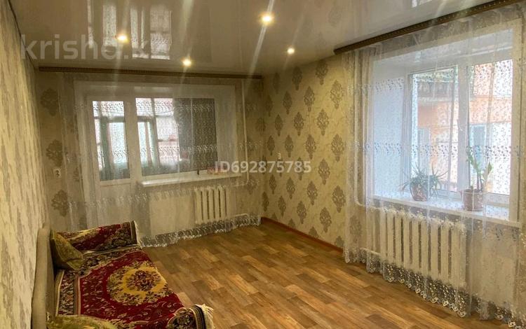 2-комнатная квартира, 43 м², 2/5 этаж, 1 мкрн 16 за 7.7 млн 〒 в Лисаковске — фото 2