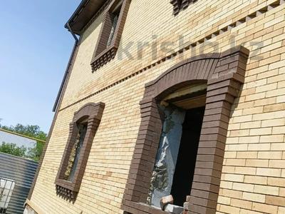 Отдельный дом · 8 комнат · 263 м² · 4 сот., Шевченко 85 за 56 млн 〒 в Костанае