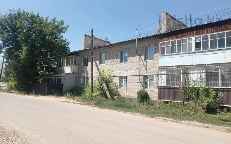 2-бөлмелі пәтер · 80 м² · 2/2 қабат, Оспан умбетова 5, бағасы: 11 млн ₸ в Мерке — фото 2