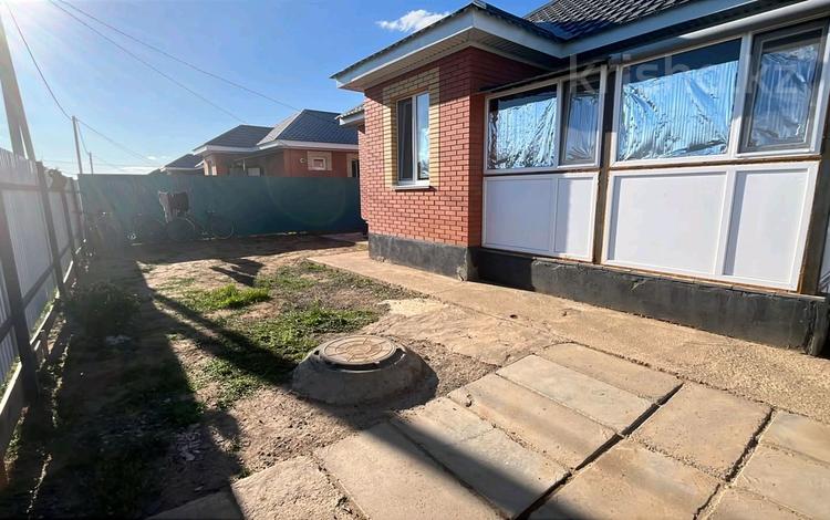 Отдельный дом · 3 комнаты · 81 м² · 5 сот., мкр Жулдыз за 28.5 млн ₸ в Уральске — фото 2