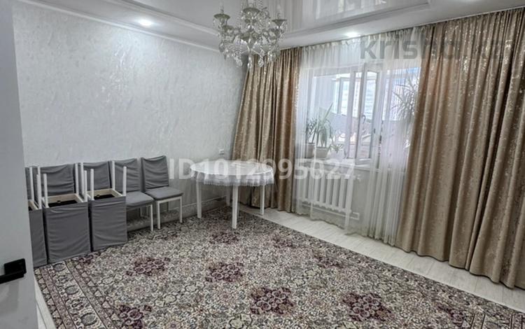 4-бөлмелі пәтер · 80 м² · 5/5 қабат, Асылбекова 93 — 74 Квартал, бағасы: 26 млн ₸ в Жезказгане — фото 2