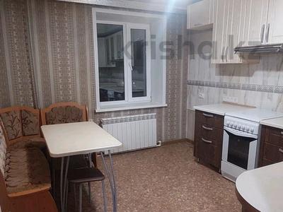 2-бөлмелі пәтер · 44 м² · 5/9 қабат, Дулатова 208 — р-н Центрального рынка, бағасы: 14 млн ₸ в Семее