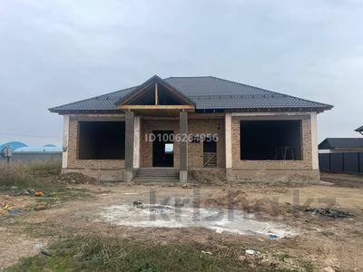 Отдельный дом · 6 комнат · 262 м² · 8 сот., Ташкенская трасса — Барыс-3 базары напротив за 25 млн 〒 в Каскелене