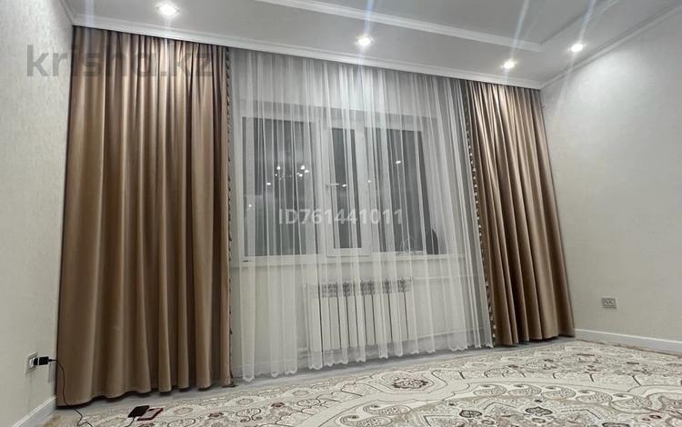 3-бөлмелі пәтер · 70 м² · 2/5 қабат, Есенберлин 63, бағасы: 40 млн ₸ в Жезказгане — фото 2