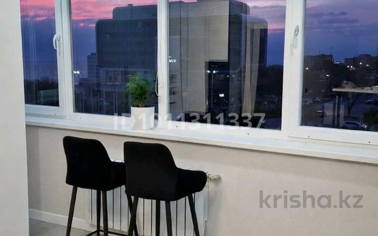 1-комнатная квартира · 60 м² · 4/9 этаж, 7-й мкр 21 за 17 000 〒 в Актау — фото 2