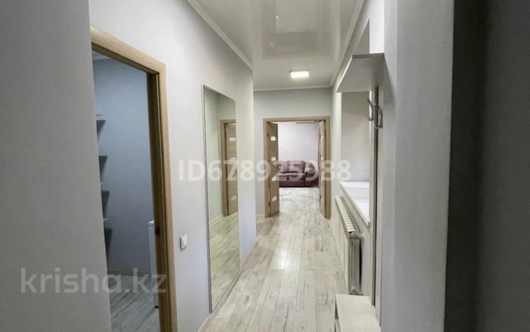 2-комнатная квартира, 64 м², 1/5 этаж помесячно, Уалиханова 124