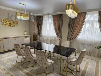 4-бөлмелі пәтер · 160 м² · 11/15 қабат, 17-й мкр 46/1, бағасы: 90 млн ₸ в Актау