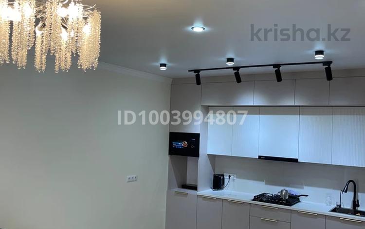 2-комнатная квартира · 55 м² · 7/10 этаж, улица Самал 82/6 — Район Сан Сити за 220 000 ₸ в Уральске — фото 2