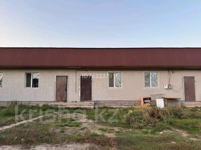 Отдельный дом · 2 комнаты · 120 м² · 6 сот., Жас Даурен 10 — Магазин Әдемі за 35 млн ₸ в Туздыбастау (Калинино)