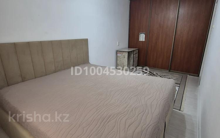 3-комнатная квартира · 60 м² · 2/5 этаж, мкр Центральный, Азаттық 42а за 16.9 млн 〒 в Атырау — фото 2