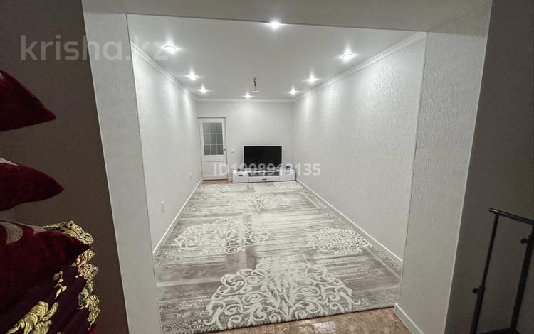 3-комнатная квартира · 71 м² · 5/5 этаж, 27-й мкр 20 за 18 млн ₸ в Актау — фото 2