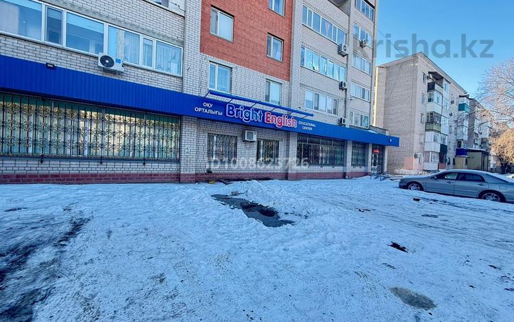 Свободное назначение, офисы, медцентры и аптеки, образование, кабинеты и рабочие места · 350 м² за 1 млн ₸ в Актобе — фото 21
