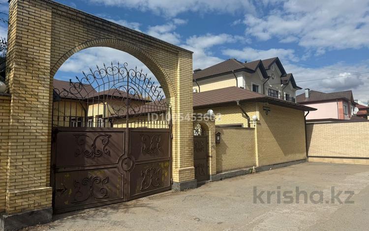 Отдельный дом · 10 комнат · 700 м² · 10 сот., Ботанический сад 2/1 за 215 млн 〒 в Караганде, Казыбек би р-н — фото 2