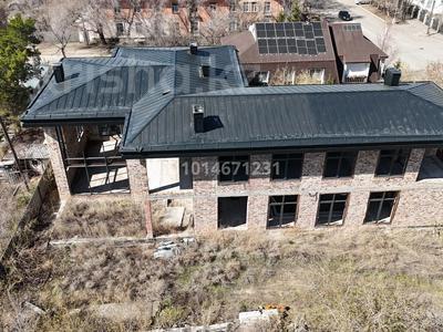 Магазины и бутики, общепит, бани, гостиницы и зоны отдыха, медцентры и аптеки, образование, развлечения · 800 м² за 185 млн ₸ в Караганде, Казыбек би р-н