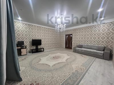 4-комнатная квартира · 99 м² · 1/3 этаж, мкр Шанхай, Рыскулова за 20.5 млн ₸ в Актобе