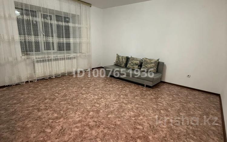 1-бөлмелі пәтер · 50 м² · 8/9 қабат, жилой массив Есет Батыр 16г — Возле супермаркета Дина, бағасы: 100 000 ₸ в Актобе — фото 3