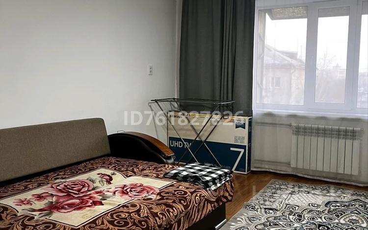 1-комнатная квартира · 42 м² · 4/5 этаж, Мамай батыра 99а — 72 квартал за 10 000 ₸ в Семее — фото 2