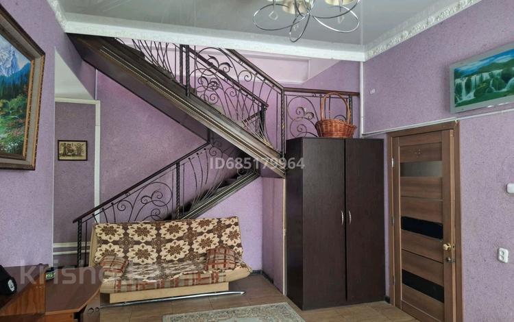 6-бөлмелі үй тәулігіне, 220 м², 6 сот., Поспелова 5/2, бағасы: 70 000 〒 в Караганде, Казыбек би р-н — фото 32